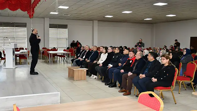 Akkışla'da ''En İyi Narkotik Polisi Anne'' bilgilendirme toplantısı gerçekleştirildi!