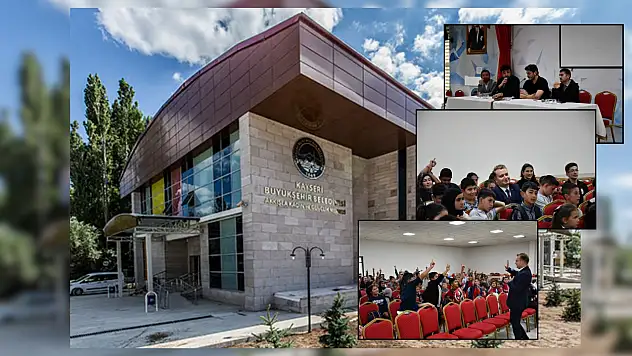 Akkışla'da kitapların mimarları öğrencilere buluştu: Söyleşi takdir topladı!