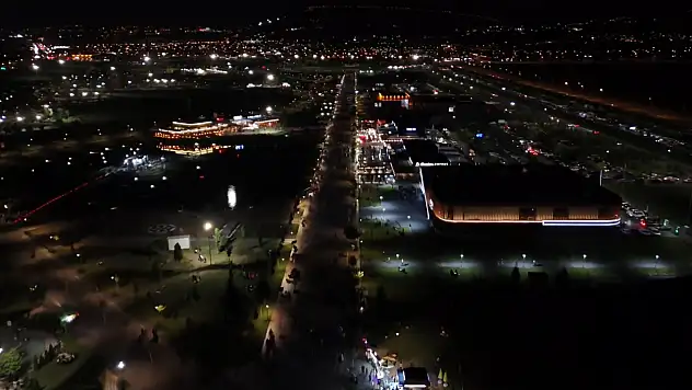 Akşam olunca oturacak yer bulunmuyor! Kayserililerin gözde mekanı havadan görüntülendi!