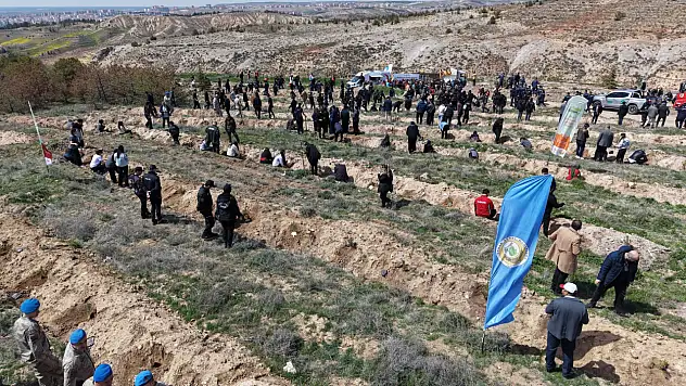 Aksaray'da 2 bin 500 fidan toprakla buluşturuldu