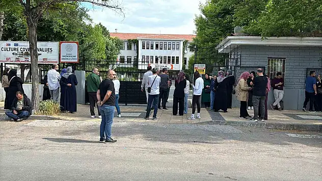 Aksaray'da 5 bin 89 öğrenci sınava girdi