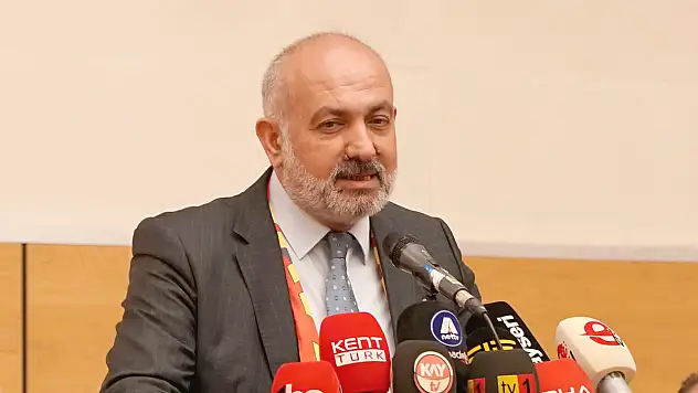 Ali Çamlı'nın öve öve bitiremediği yönetici kim?