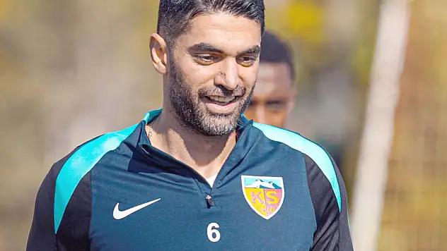 Ali Karimi yuvadan uçuyor mu? Kayserispor'da ayrılık sinyali