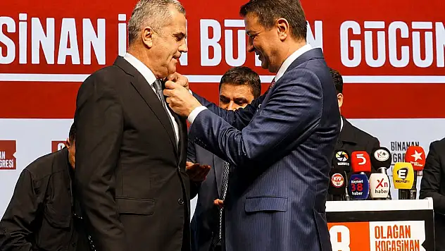 Ali Üstünel Saadet Partisi'ne geçti: Kayseri yönetiminde yer aldı!