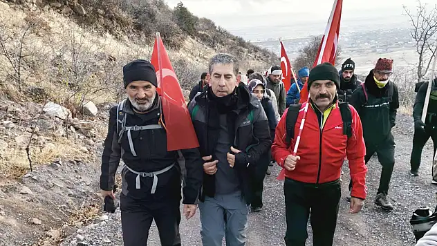 Alidağı'nda Şehitler için yürüyüş düzenlendi