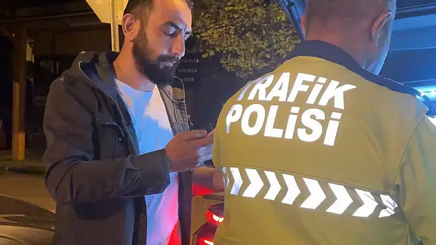 Alkollü yakalanan sürücüden, ekiplere 'abartmayın' tepkisi!
