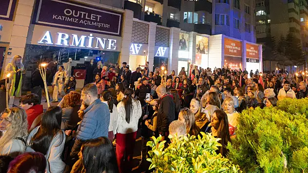 Alparslan Parkı'nda Coşkulu Fener Alayı