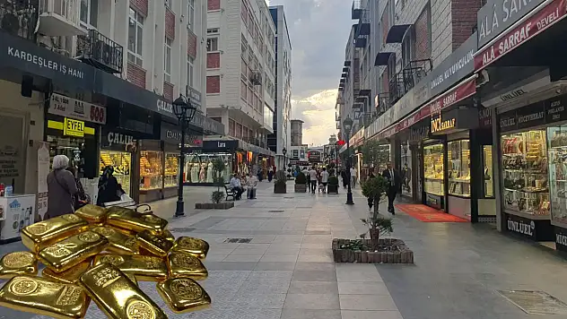 Altın bir anda yön değiştirdi: Yatırımcı bunu takip ediyor!