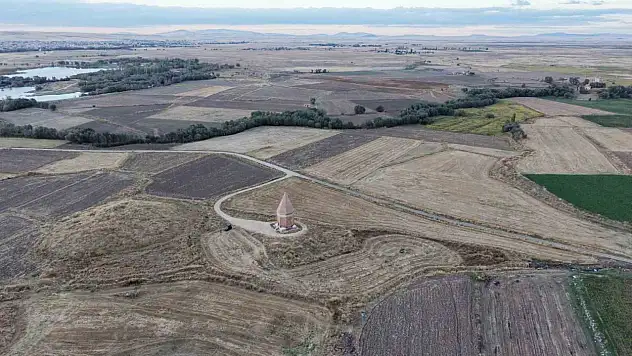Aksaray'da 800 yıllık tarih! Bu türbe bir Selçuklu kumandanı için yaptırıldı