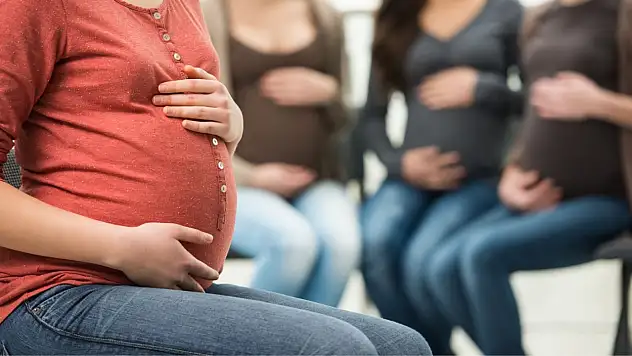 Anne adayları dikkat! Bakanlıktan ücretsiz eğitim duyurusu