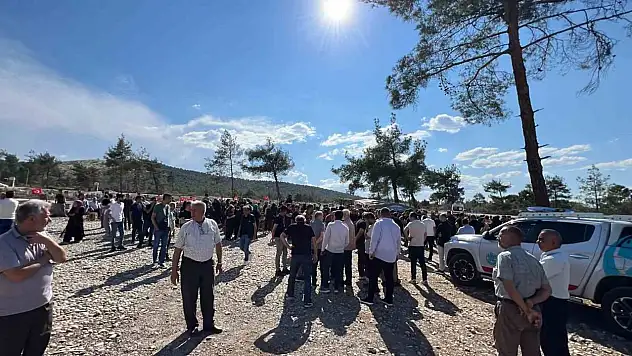 Anne ve çocukları gözyaşlarıyla uğurlandı