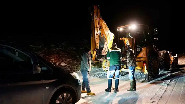 1850 rakımda zorlu kurtarma: 2 kişi mahsur kaldı