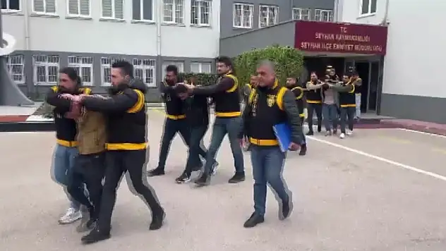 Araçtan ateş açanlara evden karşılık verildi: 7 tutuklama!