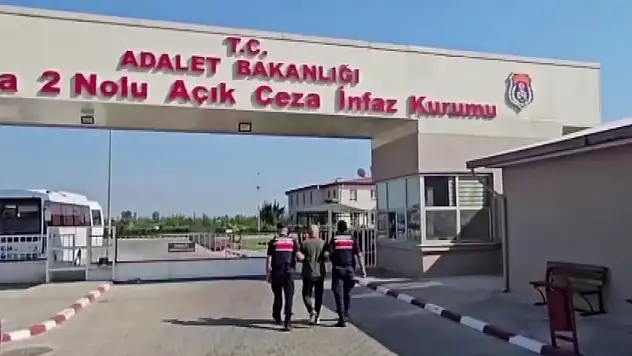 Aranan 4 firari hükümlü cezaevine teslim edildi!