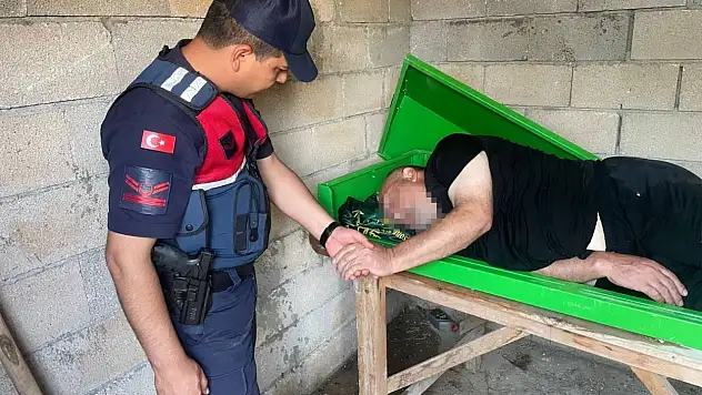 Aranan şahıs tabutun içinde bulundu
