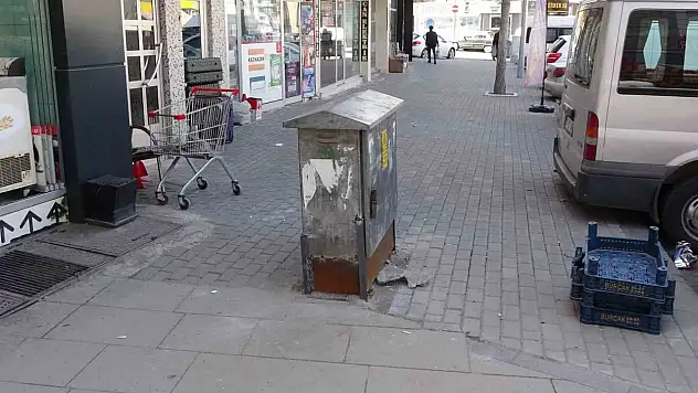 Sivas'ta elektrik panosuna saldırı kamerada