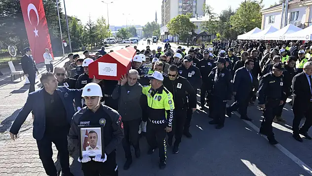 Artvin'deki trafik kazasında yaralanmıştı: Kayseri İl Emniyet Müdürlüğü'nde polis memuruna son görev...
