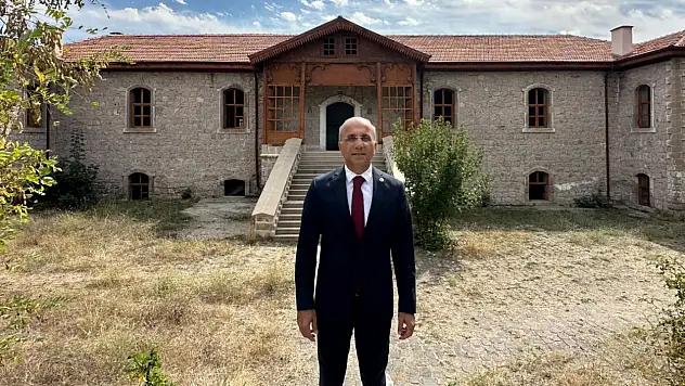 Aşkın Genç'ten eğitim sistemi eleştirisi: Makas giderek açılıyor