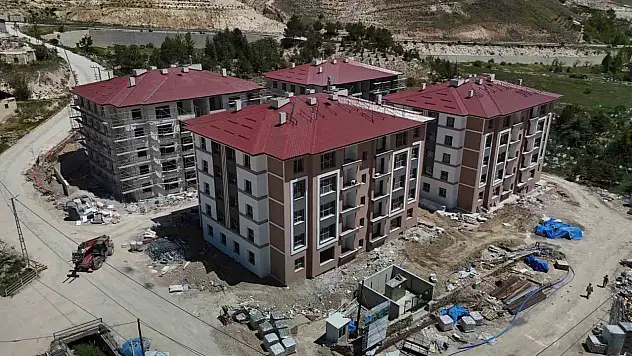 Sivas'ın ilçesinde afet konutları hızla yükseliyor