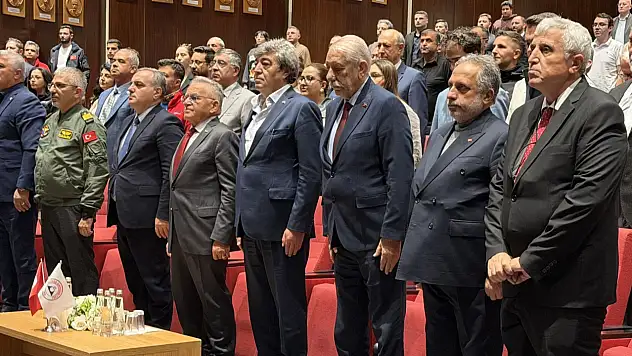Ataş, TOMTAŞ'ın 100. yıl konferansına katıldı! 'Millî havacılıkta daha güçlü bir Türkiye hedefiyle çalışmaya devam ediyoruz'