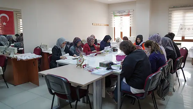 Atölye Melikgazi binlerce kişiye kurs hizmet sağlıyor!