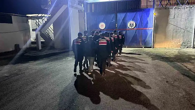 Avanos'ta 19 adrese eş zamanlı operasyon: Çok sayıda şahıs tutuklandı!