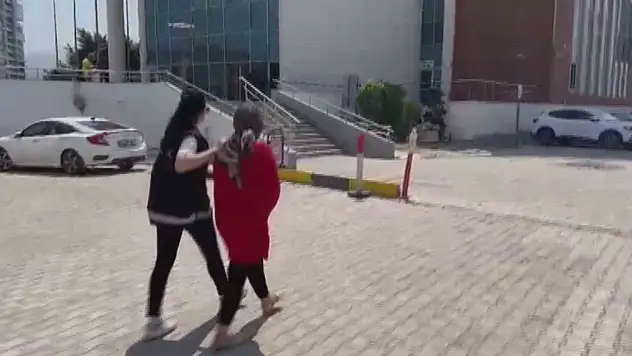 AVM'de 26 parça kıyafet çaldı