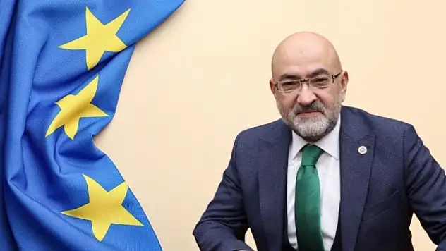 Avrupa'da demokrasi tartışması! Kayserili vekilden Türkiye vurgulu güçlü mesaj