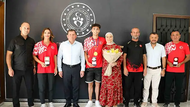 Avrupa Şampiyonu'nu İl Müdürü Kabakcı karşıladı!