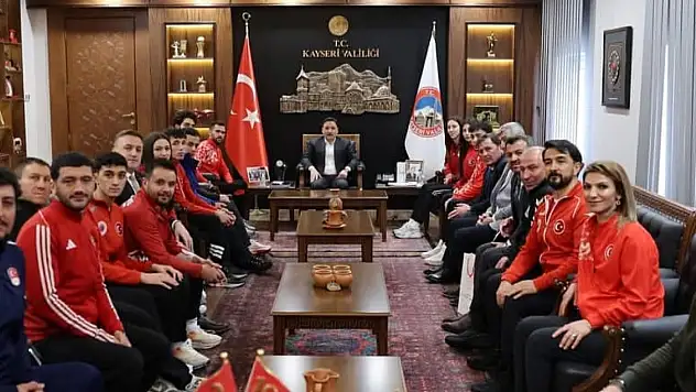 Avrupa ve dünya şampiyonları Vali Çiçek'i ziyaret etti