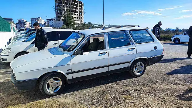 Aynı otomobil üç kez soyuldu