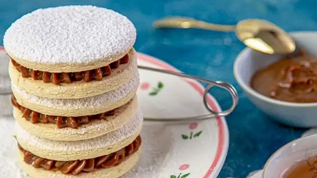 Az malzemeli kurabiye tarifi – Alfajores De Maicena - Pratik kurabiye tarifi