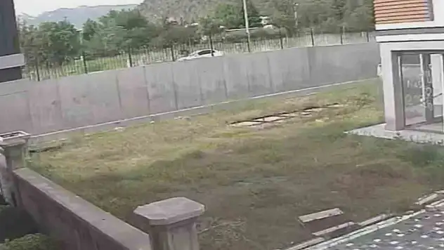 Kayseri'de kaldırımda duran baba ve oğula motosiklet çarptı