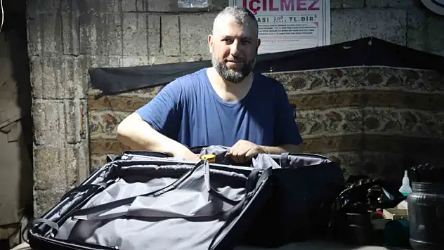 Babasından devraldığı çanta tamirciliğini yıllardır sürdürüyor!
