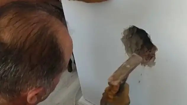 Bacada mahsur kaldı: İtfaiye ekipleri kurtardı!