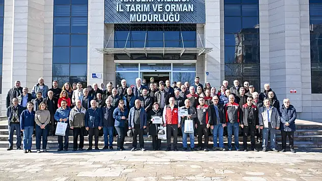 Bahçe Bakımı Kursu'nu tamamlayan üreticilere sertifikaları verildi