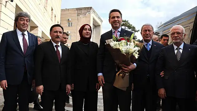 Bakan Bayraktar'tan Vali Çiçek'e ziyaret