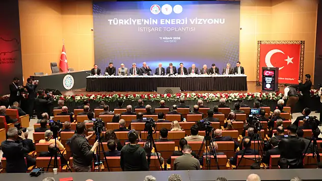 Bakan Bayraktar: 'Türkiye'yi enerjide dışa bağımlılıktan kurtarmamız lazım'