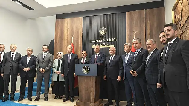 Bakan Bolat'tan Vali Çiçek'e ziyaret