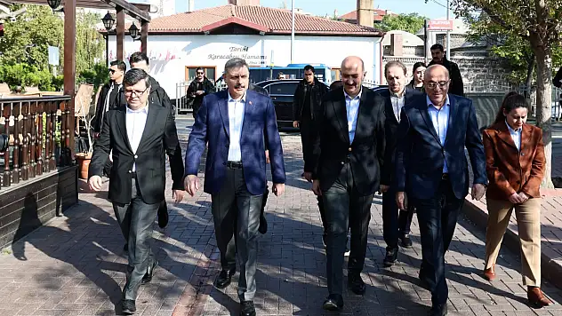 Bakan Çiftçi Siyasallılar Vakfı üyeleriyle bir araya geldi