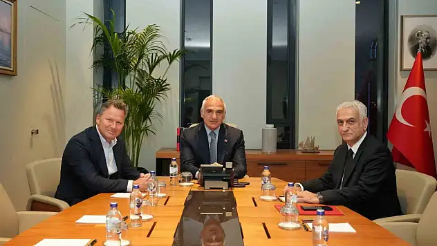 Bakan Ersoy, Avrupa tur operatörleriyle bir araya geldi!