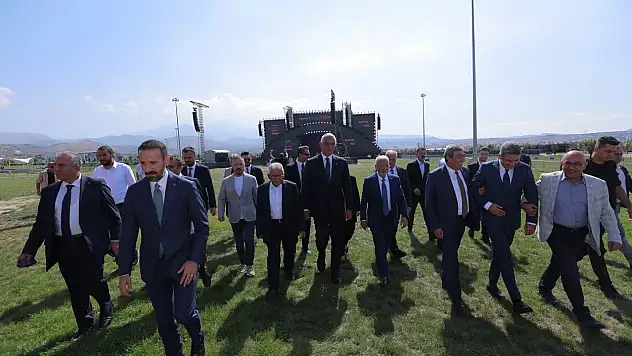 Bakan Ersoy, Kayseri'de Mutfak Sanatları Merkezi'ni gezdi