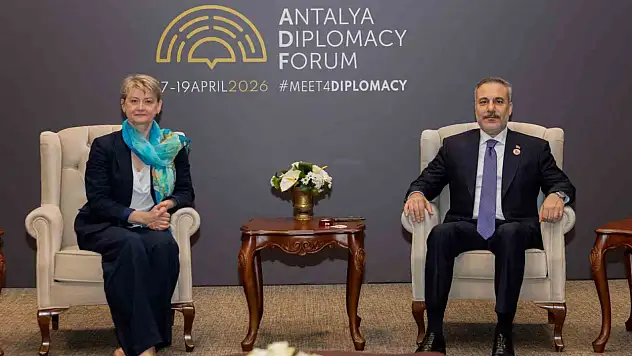 Bakan Fidan, Birleşik Krallık Dışişleri, İngiliz Milletler Topluluğu ve Kalkınma Bakanı Cooper ile görüştü