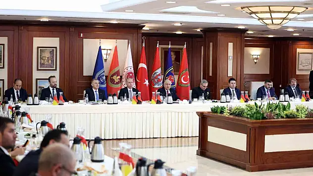 Bakan Güler: 'Terör örgütünü silah bırakma evresine getirerek hedefimize ulaştık'