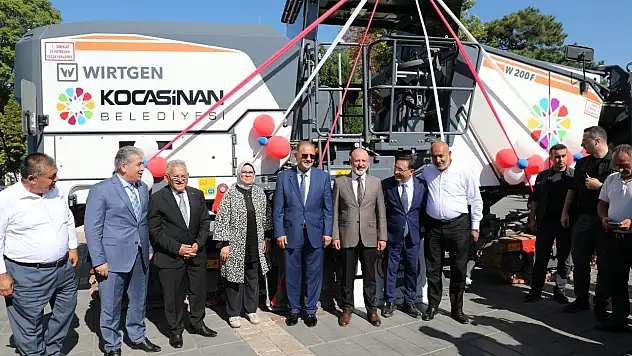 Özhaseki: Depremzedeler yardım beklerken, başka projelere para ayıramayız