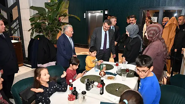 Bakan Tekin'den Büyükşehir'in Mutfak Sanatları Merkezi'ne övgü dolu sözler!