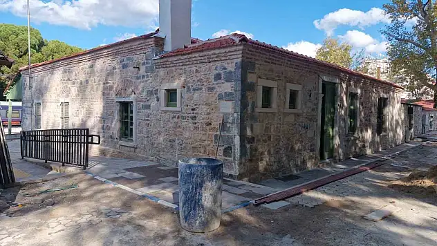 60 gar ve istasyonunda restorasyon çalışması