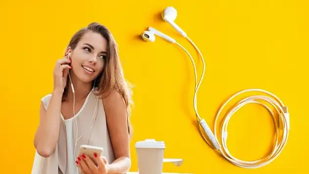 Bakanlık uyardı! Kulaklığınızı yanlış kullanıyorsanız işitmenizi kaybedebilirsiniz!