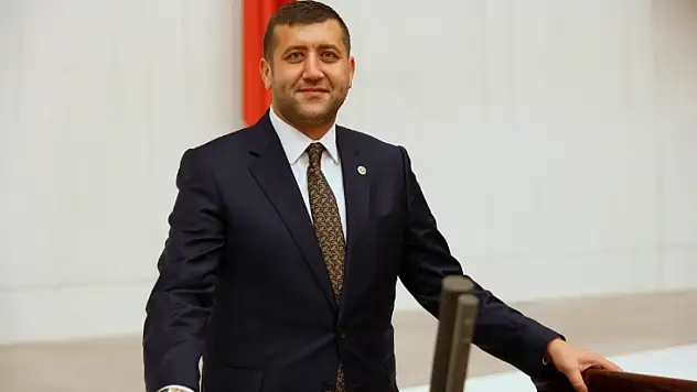 Baki Ersoy'dan kritik uyarı: Gençler büyük tehdit altında
