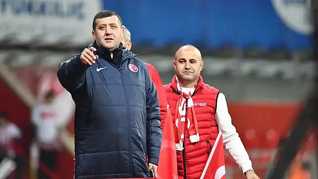 Baki Ersoy maçtan sonra hangi futbolcuya işaret etti?